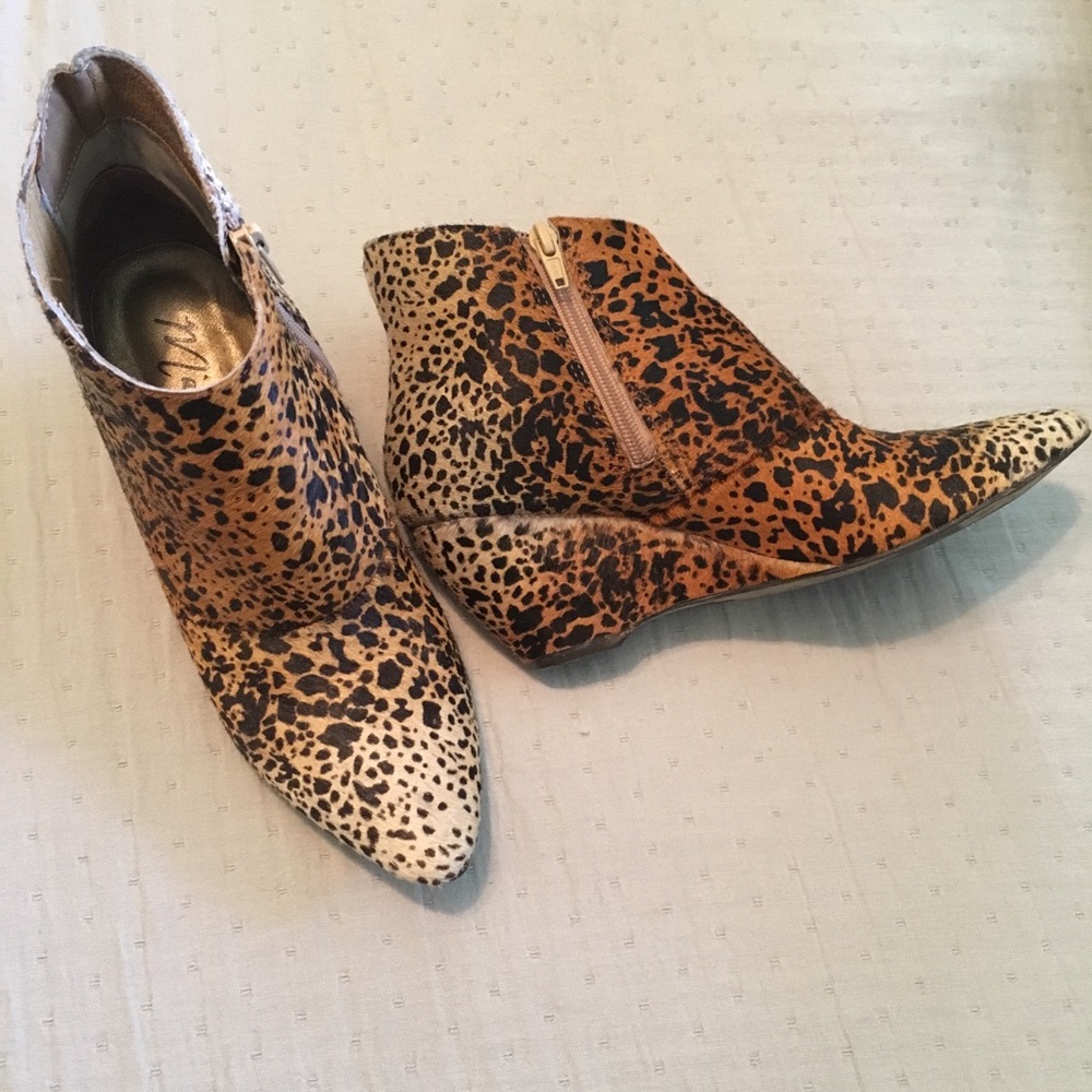 Leopard/Cheeta booties!